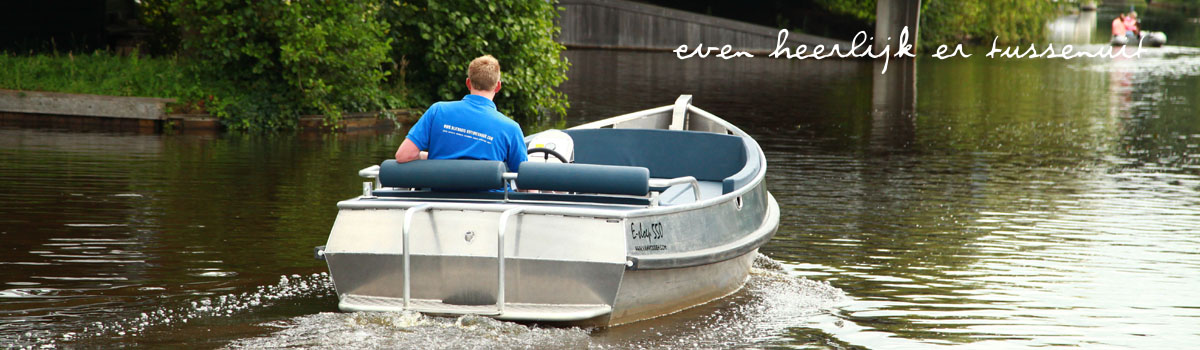 Giethoorn boot huren -  voorzien van een buitenboordmotor - Nijenhuis bootberhuur